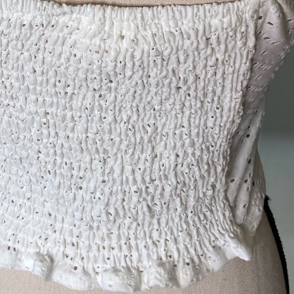 Urban Romantics White Eyelet Knot Front Crop Top W/ Smocked Back Size Medium - Picture 5 of 5